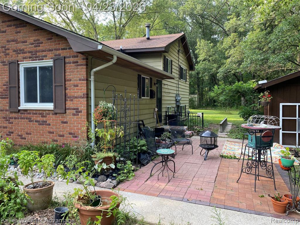 42050 Fret Road Belleville, MI 48111 - Photo 2 of 9