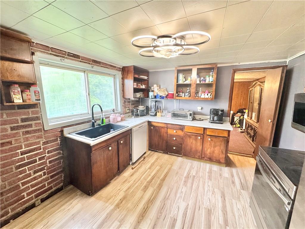 38 Greenhill Road Belle Vernon, PA 15012 - Photo 8 of 36