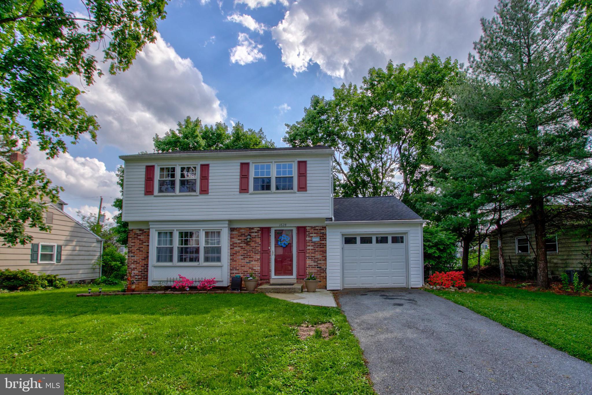 1628 Robert Road Lancaster, PA 17601 - Photo 1 of 28 Gallery Image 1