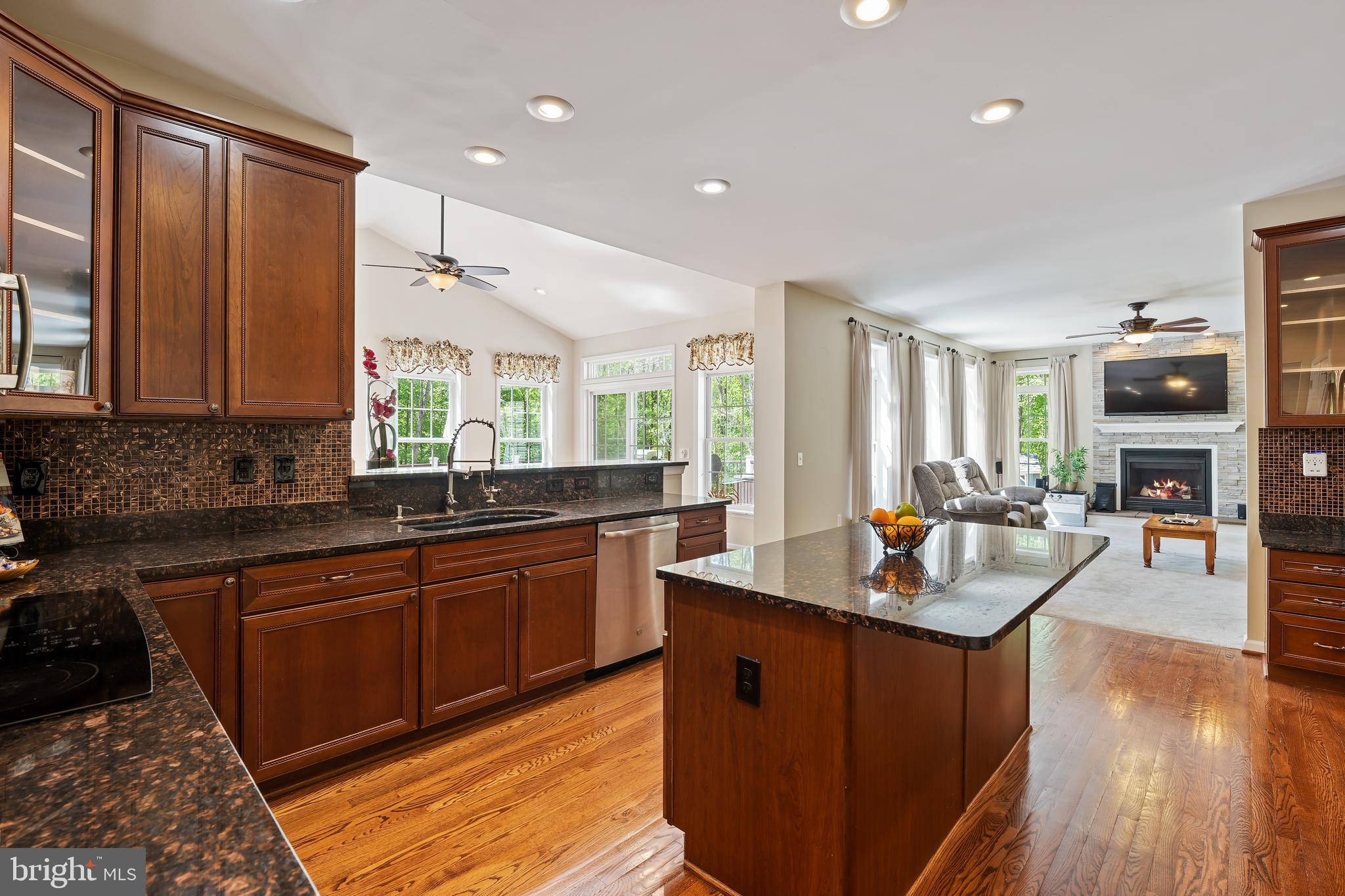9361 Keyser Road Nokesville, VA 20181 - Photo 31 of 83 Large gurmey kitchen
