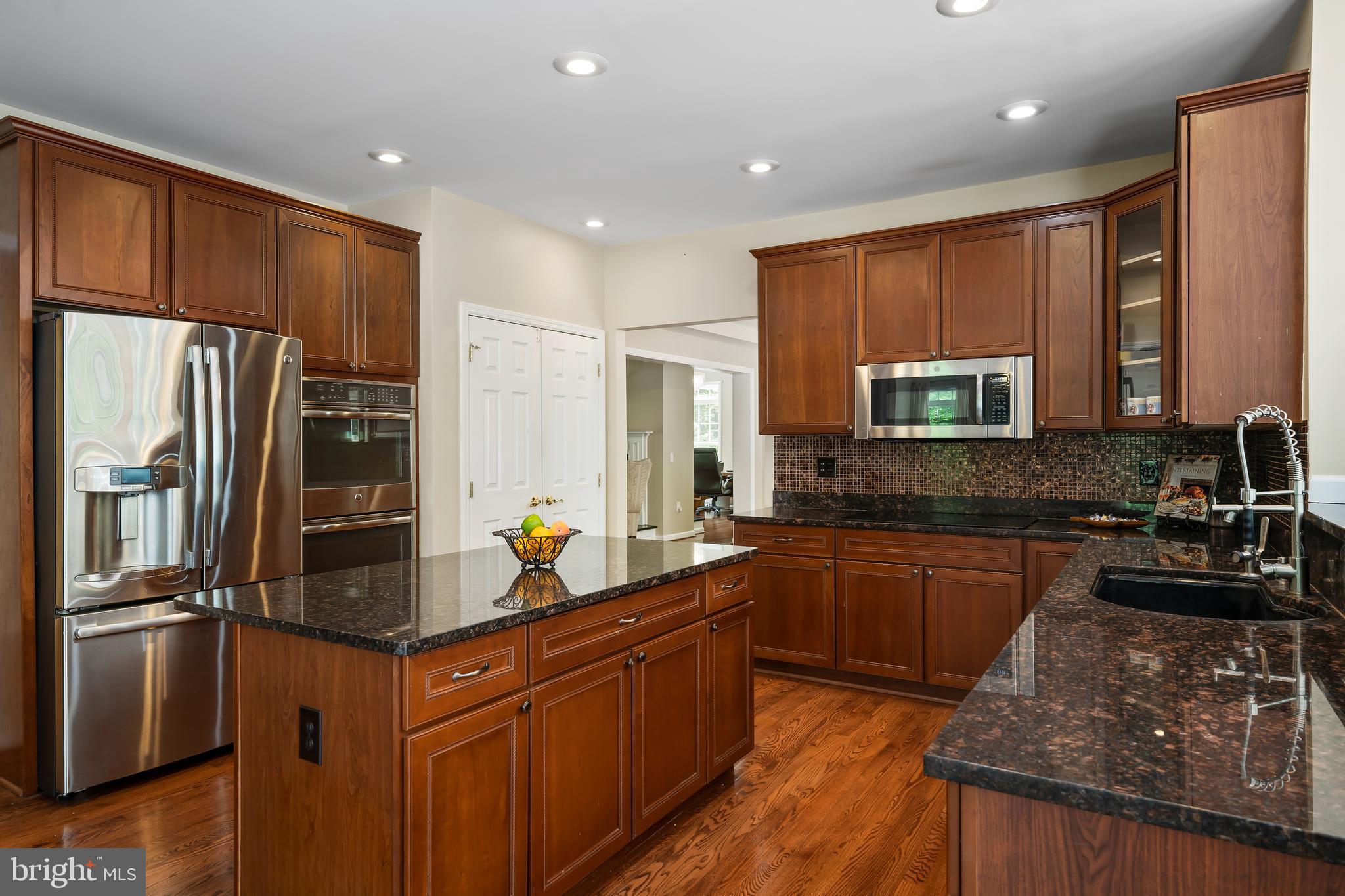 9361 Keyser Road Nokesville, VA 20181 - Photo 33 of 83 Gourmet kitchen w/pull down faucet