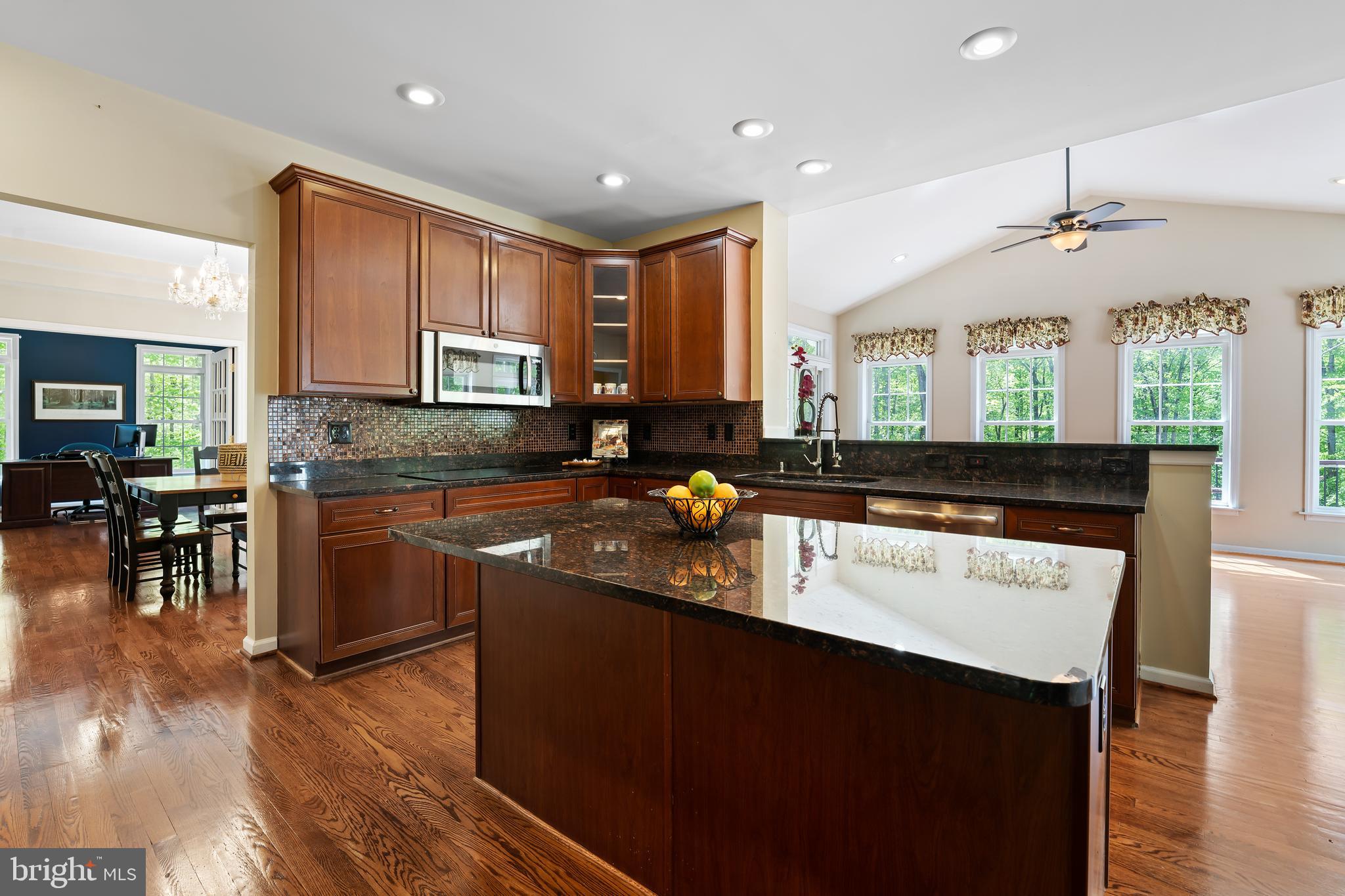 9361 Keyser Road Nokesville, VA 20181 - Photo 36 of 83 Open florr plan for easy entertaining