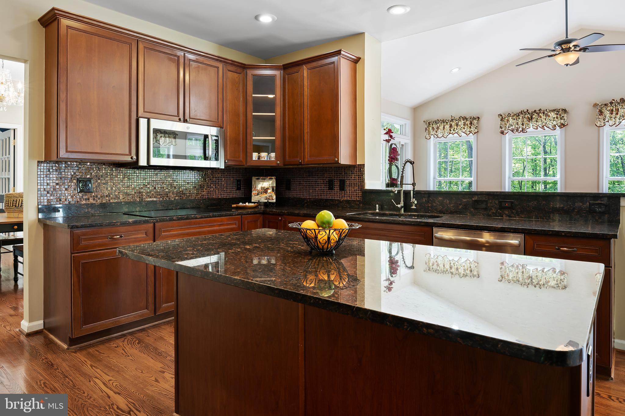 9361 Keyser Road Nokesville, VA 20181 - Photo 37 of 83 Large kitchen island
