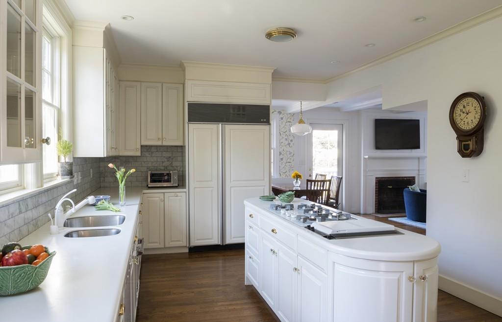 18 Spooner Road Brookline, MA 02467 - Photo 10 of 29