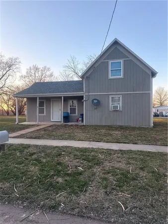$51,800 | 205 East 2nd Street, Winston, MO 64689