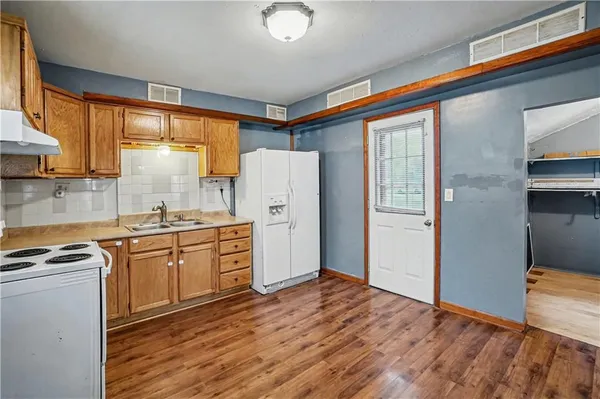 $51,800 | 205 East 2nd Street, Winston, MO 64689