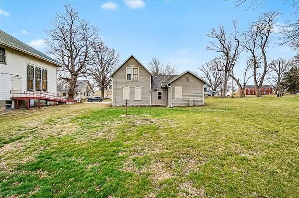 $51,800 | 205 East 2nd Street, Winston, MO 64689