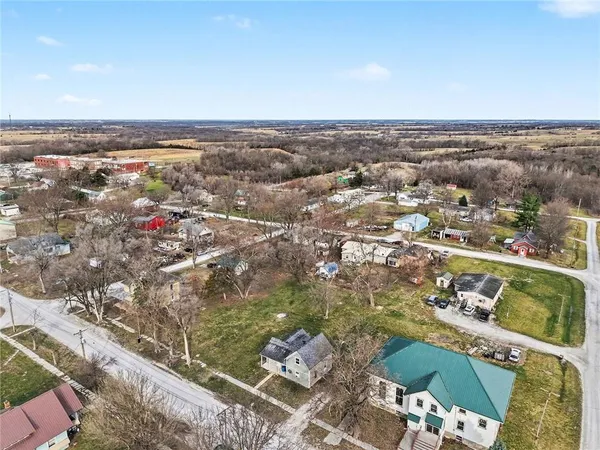 $51,800 | 205 East 2nd Street, Winston, MO 64689