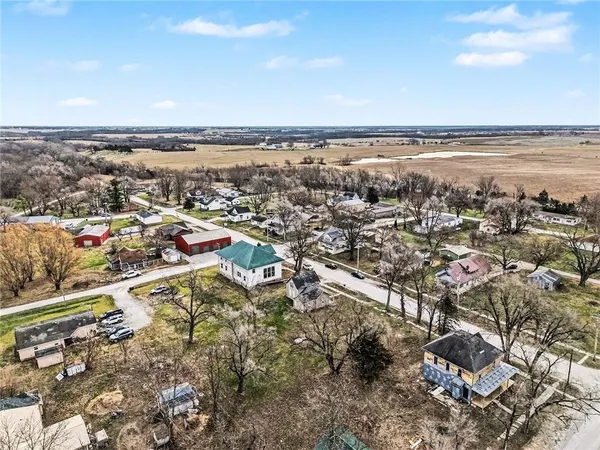 $51,800 | 205 East 2nd Street, Winston, MO 64689