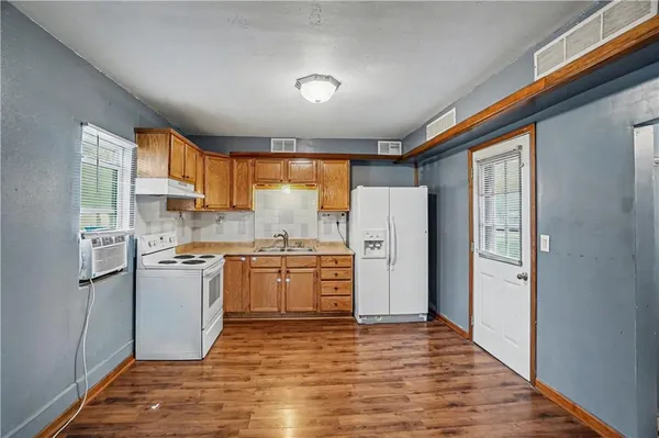 $51,800 | 205 East 2nd Street, Winston, MO 64689
