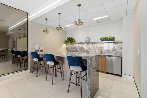 $1,295,000 | 888 Brickell Key Drive, Unit 1207, Miami, FL 33131