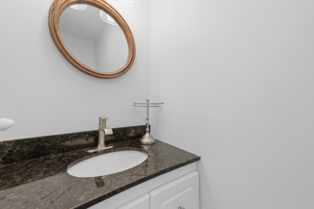 720 East Hill Road East Oakham, MA 01068 - Photo 25 of 42