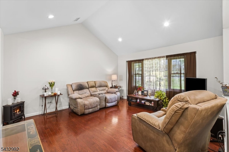 47 Winding Way Andover, NJ 07821 - Photo 5 of 42