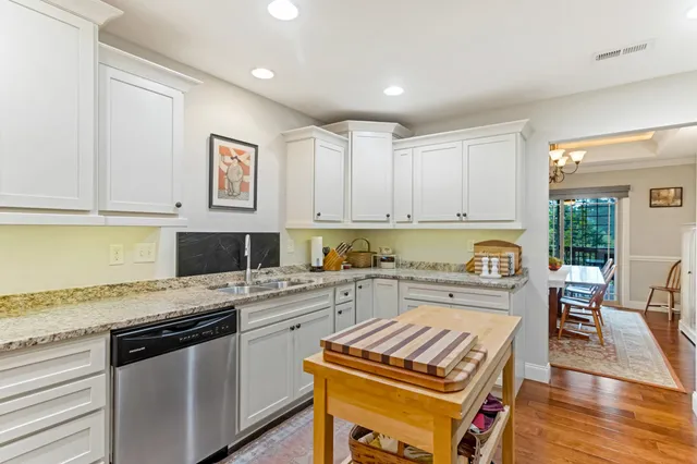 $460,000 | 60 West Lakeview Drive, Duncan, SC 29334