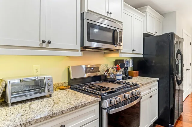 $460,000 | 60 West Lakeview Drive, Duncan, SC 29334