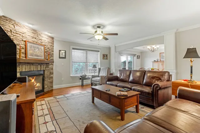 $460,000 | 60 West Lakeview Drive, Duncan, SC 29334