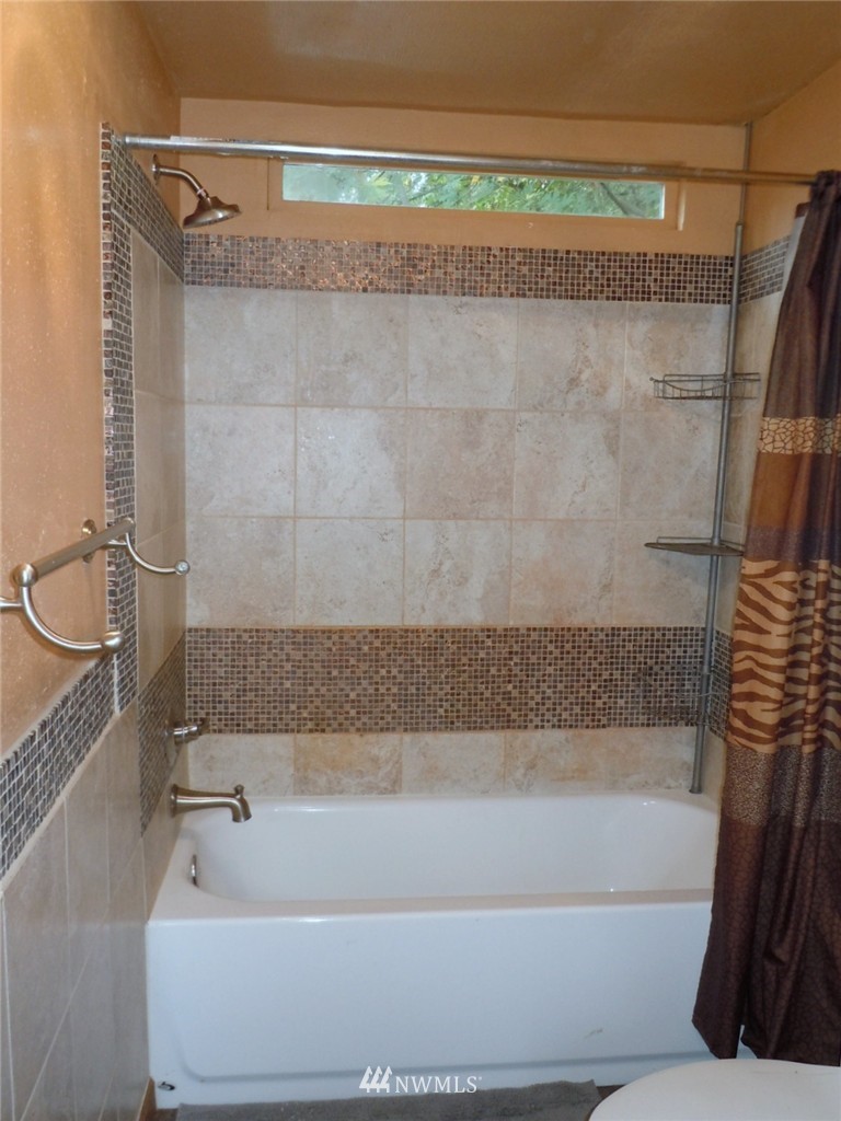 15800 Scandia Road Northwest, Unit 21 Poulsbo, WA 98370 - Photo 8 of 13