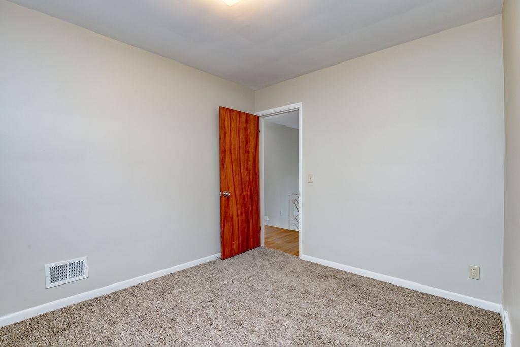 5640 Lawrence Road Cincinnati, OH 45248 - Photo 28 of 36 Gallery Image 28