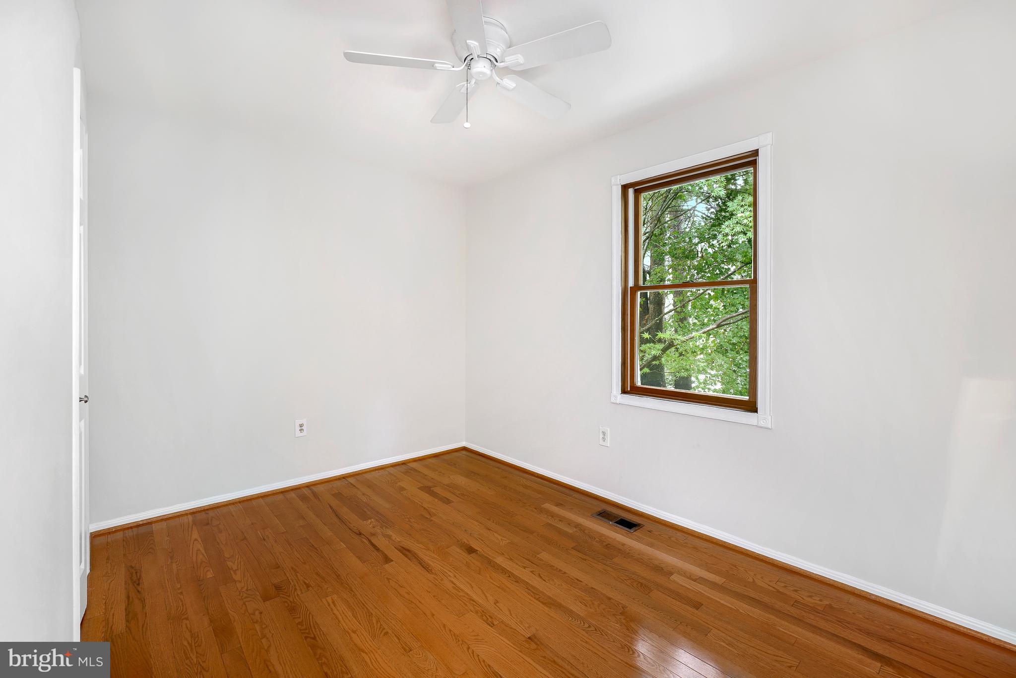 11525 Pine Cone Court Reston, VA 20191 - Photo 32 of 56 Gallery Image 32