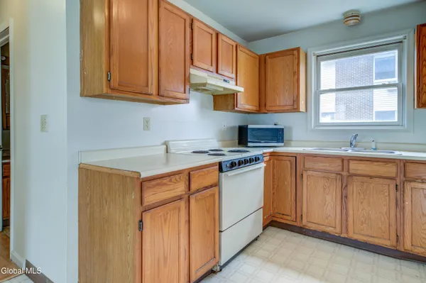 $209,000 | 106 Frank Street, Schenectady, NY 12304