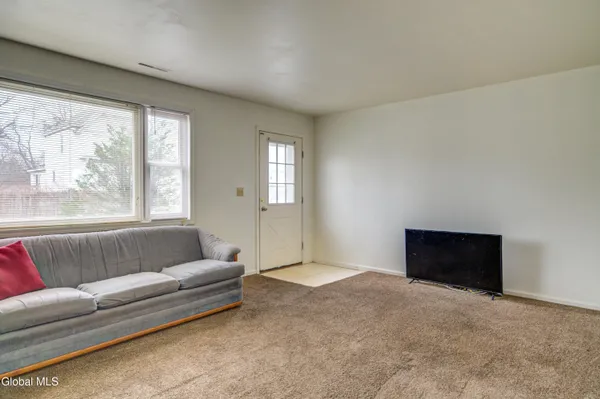 $209,000 | 106 Frank Street, Schenectady, NY 12304