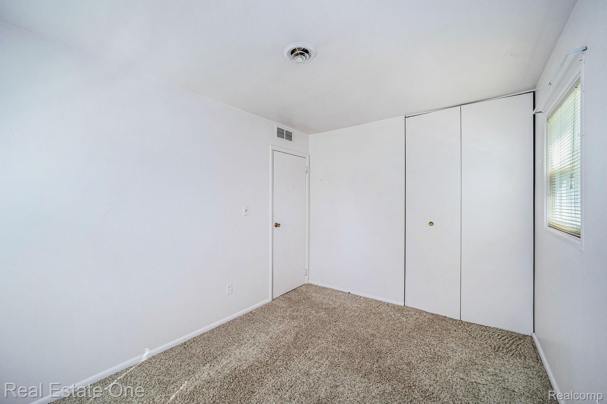 2551 Toby Road Lake Orion, MI 48359 - Photo 23 of 26 017A5180.jpg