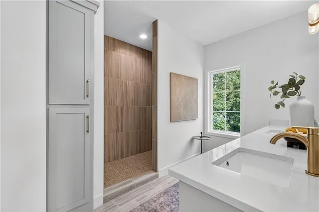 $5,295 | 2106 West 86th Street, Leawood, KS 66206