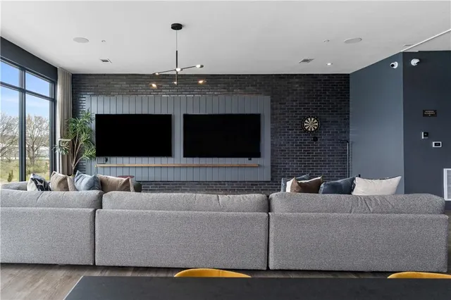 $5,295 | 2106 West 86th Street, Leawood, KS 66206