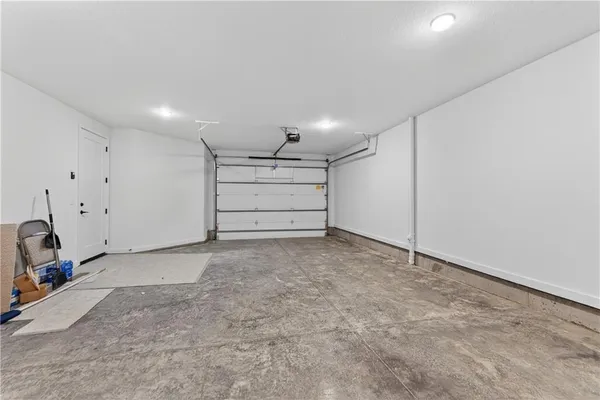 $5,295 | 2106 West 86th Street, Leawood, KS 66206