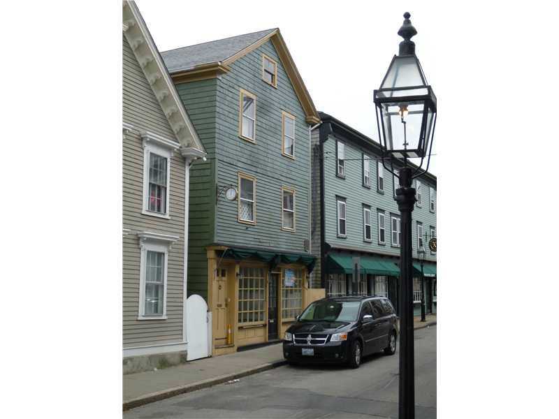 126 Spring Street Newport, RI 02840 - Photo 3 of 5 Exterior Front.