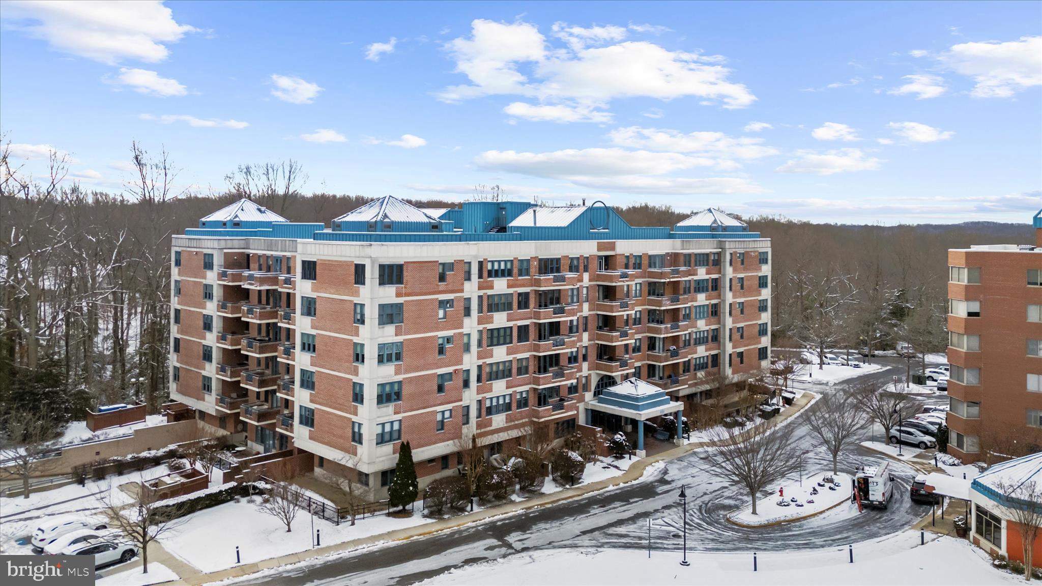 930 Astern Way, Unit 512 Annapolis, MD 21401 - Photo 49 of 58 a view of a building with sky view