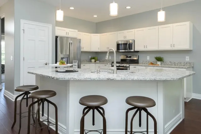 $399,900 | 303 Waldon Drive, Battle Creek, MI 49015