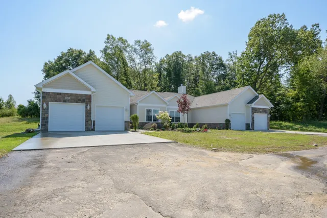 $399,900 | 303 Waldon Drive, Battle Creek, MI 49015