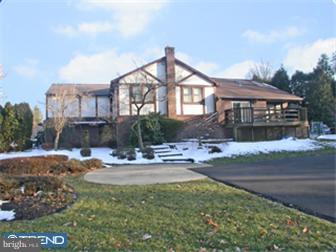 1329 Mettler Road Huntingdon Valley, PA 19006 - Photo 12 of 12 Exterior Back
