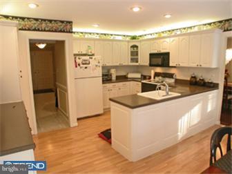 1329 Mettler Road Huntingdon Valley, PA 19006 - Photo 6 of 12 Kitchen