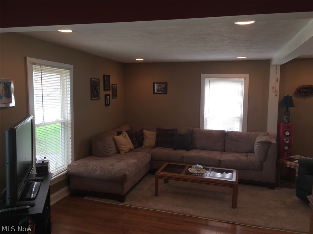 1207 Lake Road Conneaut, OH 44030 - Photo 8 of 33
