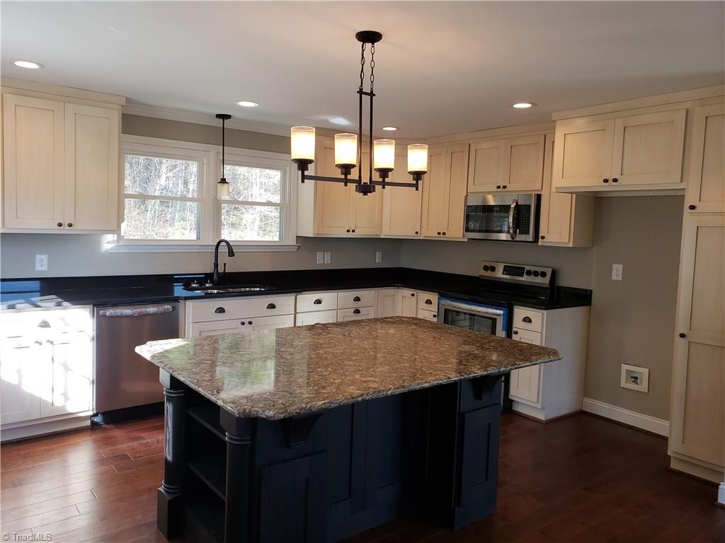 348 Green Valley Road Asheboro, NC 27205 - Photo 6 of 29 Gallery Image 6