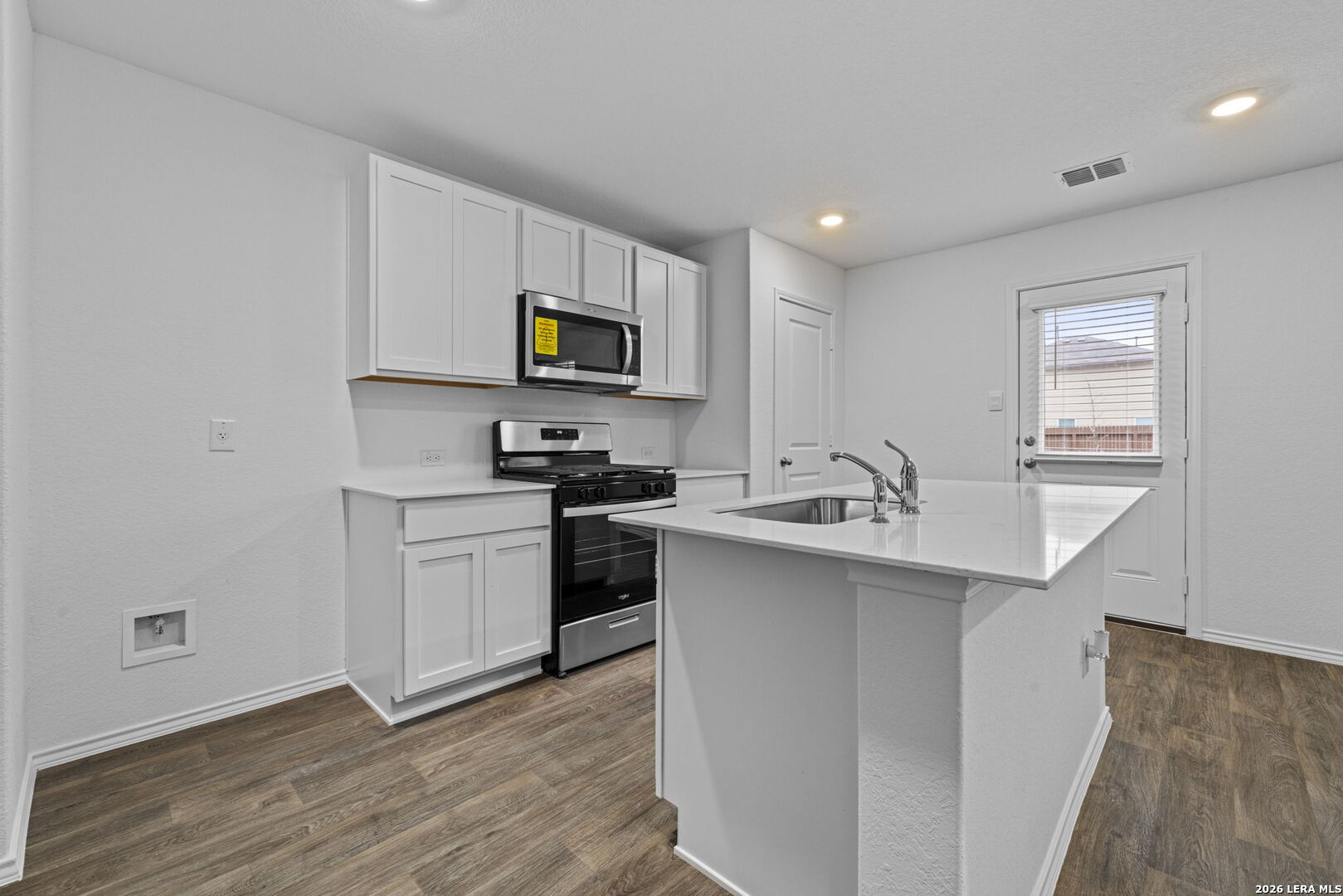 12615 Desert Fox Converse, TX 78109 - Photo 3 of 21