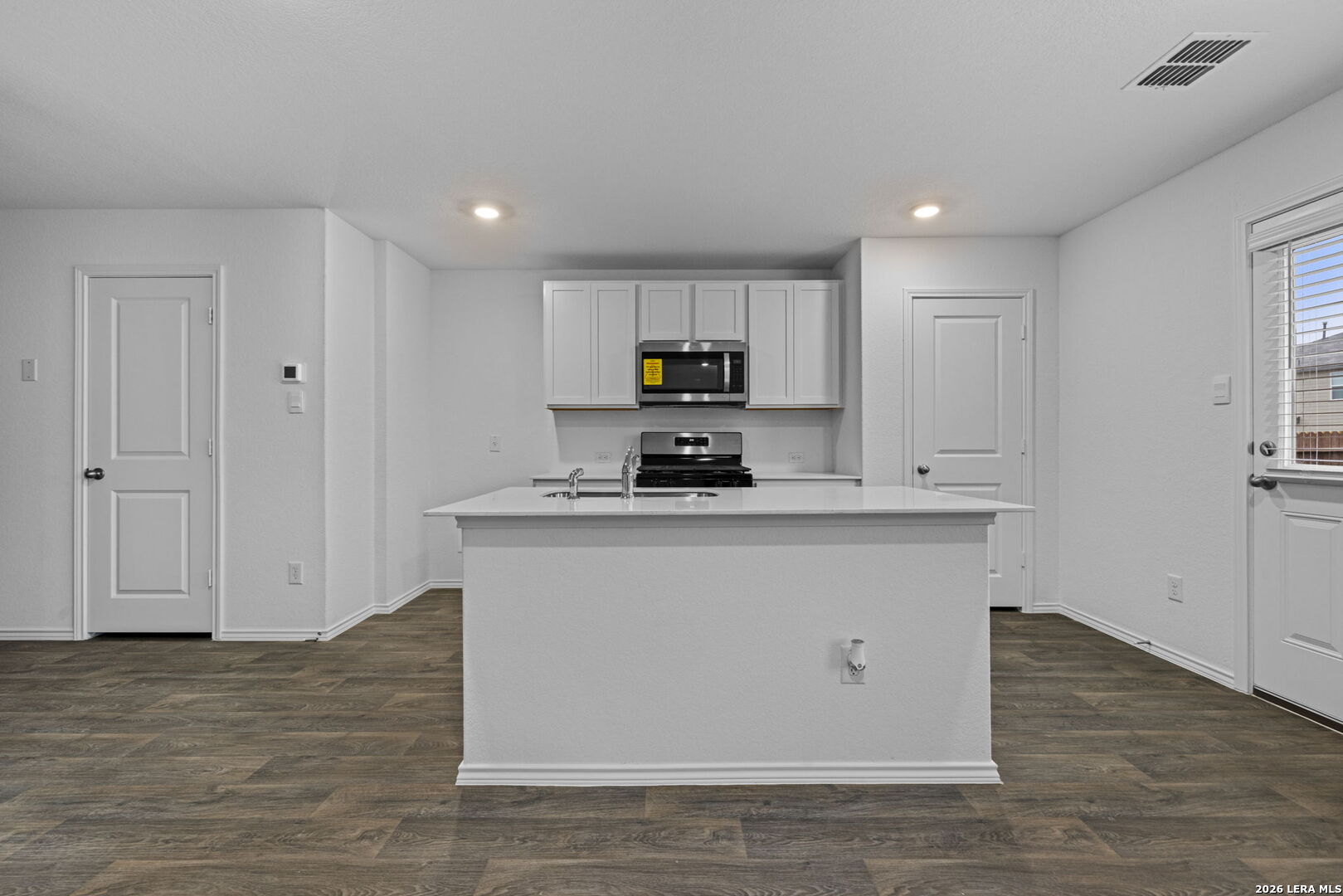 12615 Desert Fox Converse, TX 78109 - Photo 4 of 21