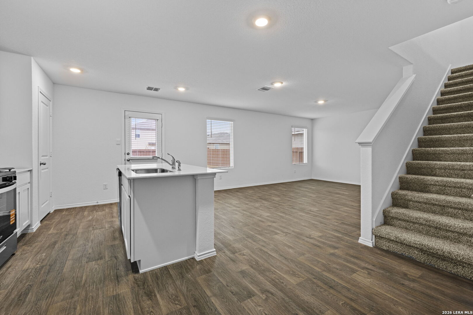 12615 Desert Fox Converse, TX 78109 - Photo 8 of 21