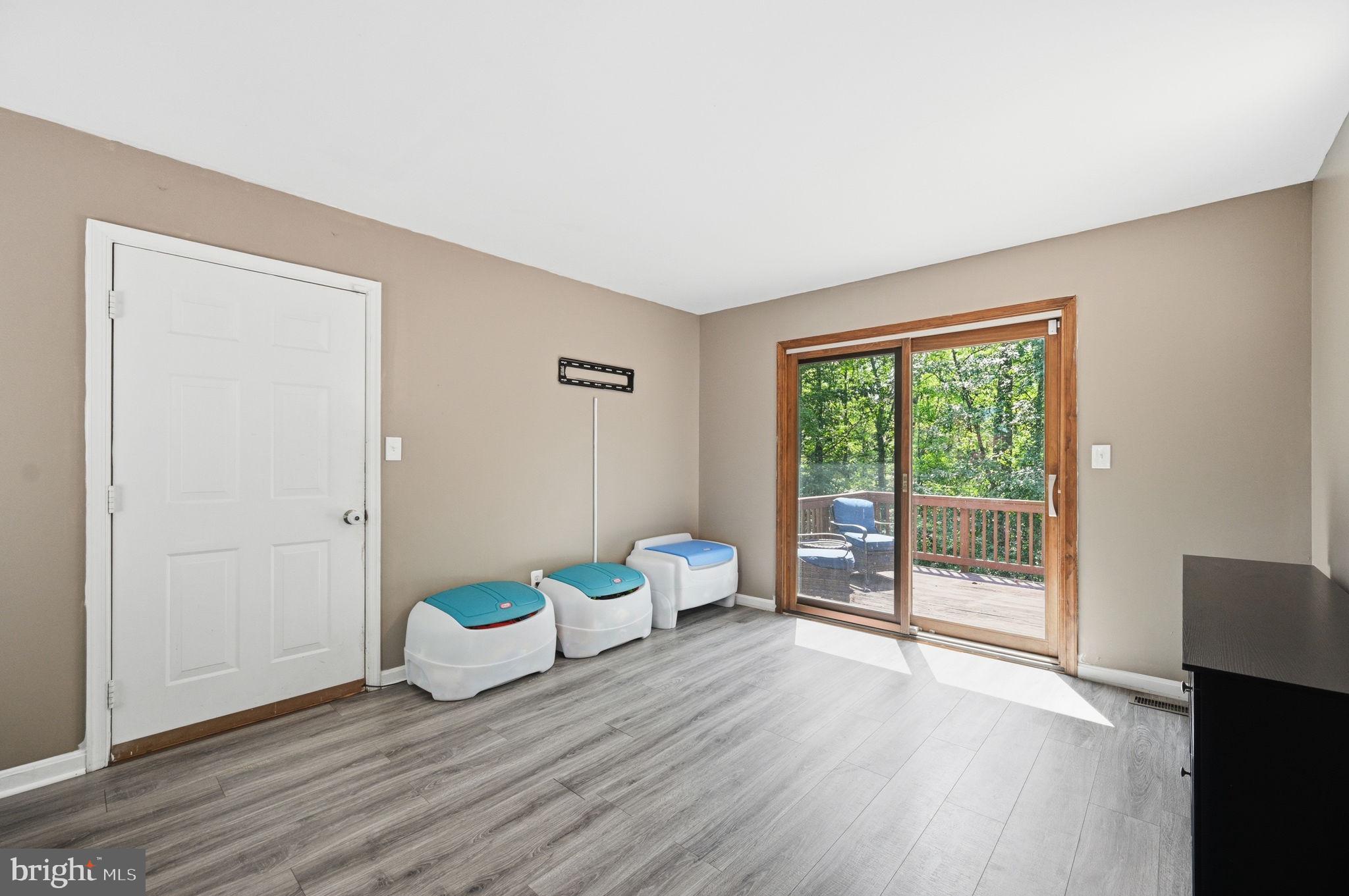 20 Raspberry Lane Stafford, VA 22554 - Photo 6 of 34 Flex room located between garage and kitchen