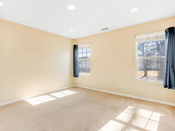 $3,000 | 2494 Stoughton Circle, Aurora, IL 60502