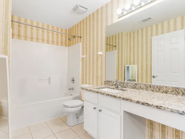 $3,000 | 2494 Stoughton Circle, Aurora, IL 60502