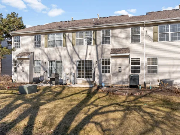 $3,000 | 2494 Stoughton Circle, Aurora, IL 60502