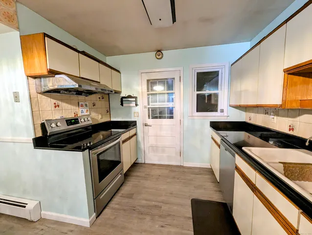 $2,900 | 14 Stuart Drive, Danbury, CT 06811