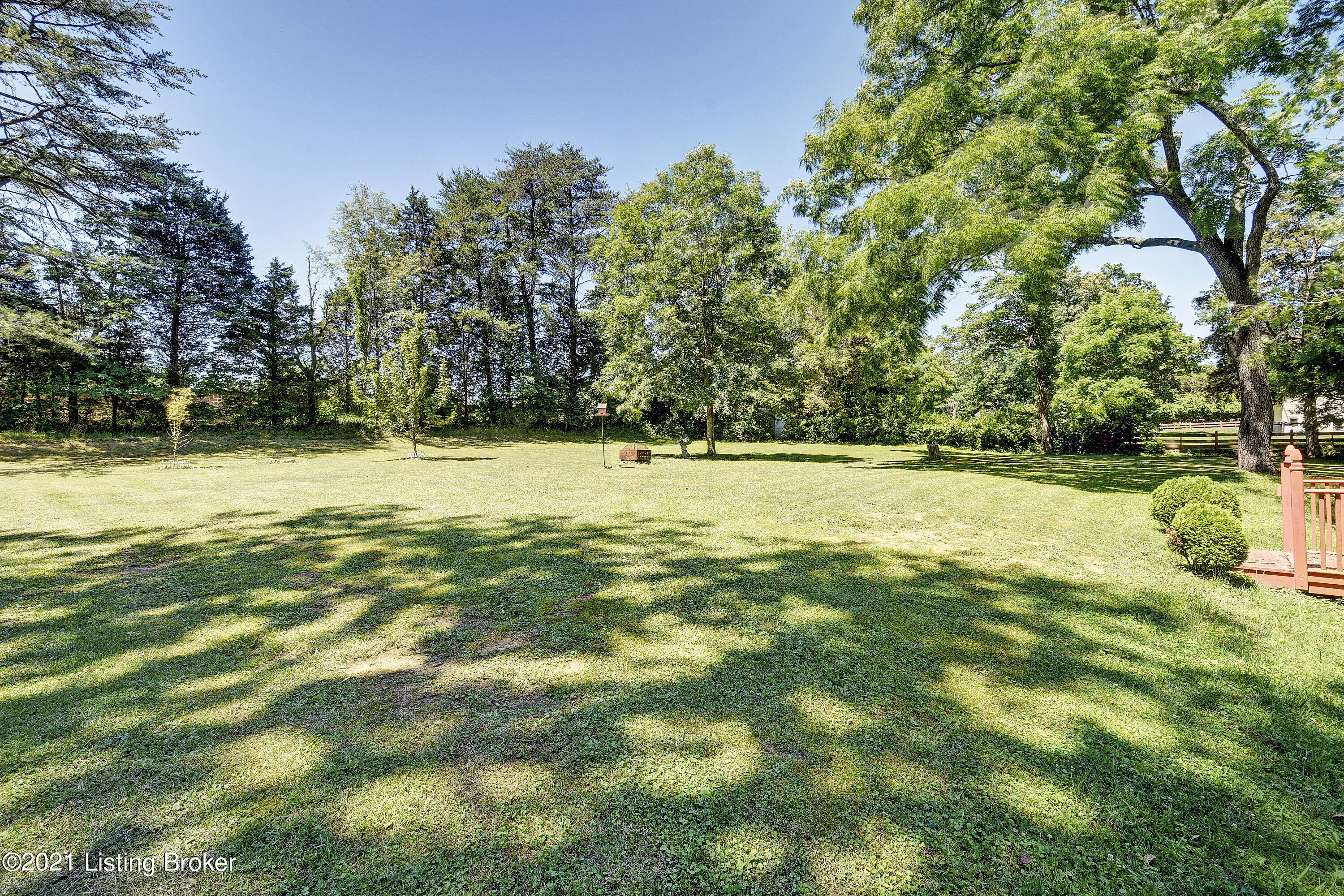 10200 Fairmount Road Louisville, KY 40291 - Photo 16 of 20 Backyard