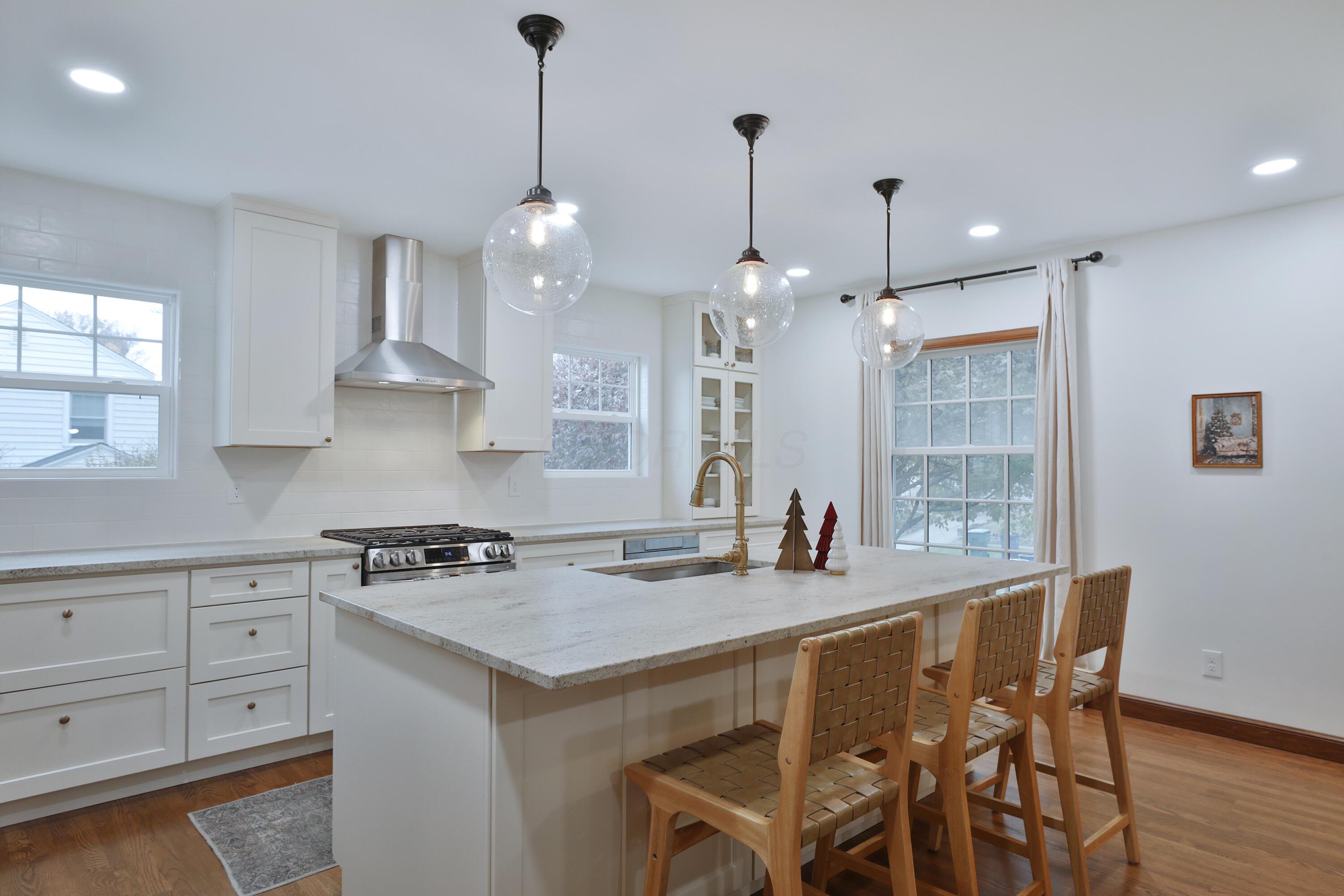 125 Sheffield Road Columbus, OH 43214 - Photo 5 of 60 Eat-in kitchen