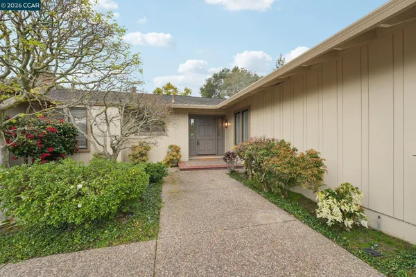 $1,945,000 | 34 Sherwood Court, Moraga, CA 94556