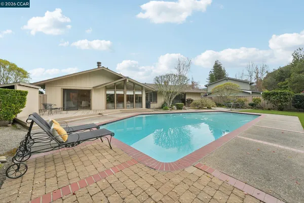 $1,945,000 | 34 Sherwood Court, Moraga, CA 94556
