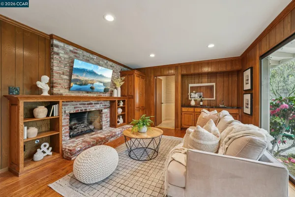 $1,945,000 | 34 Sherwood Court, Moraga, CA 94556